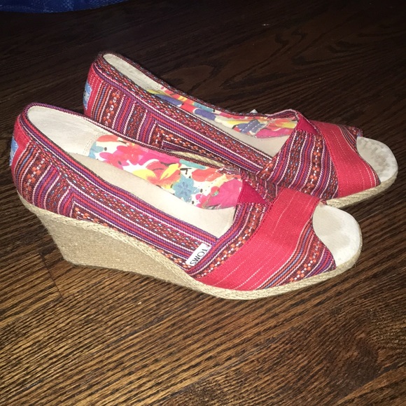 Toms Shoes - RED TOMS WEDGES